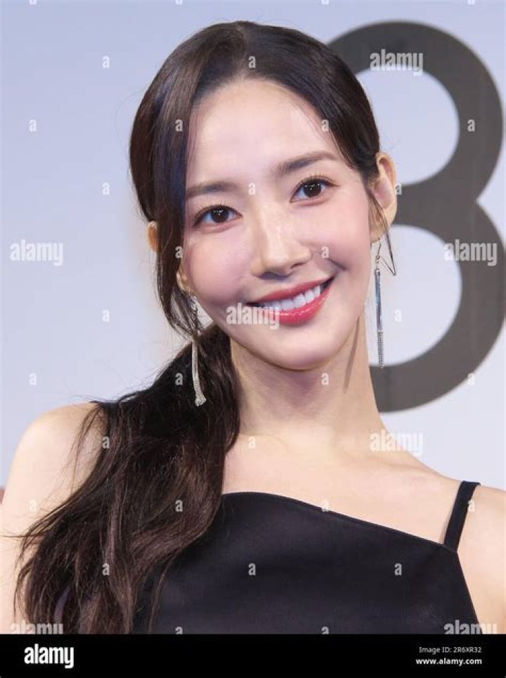 Check Out Park Min Young's Impressive Height And Stats