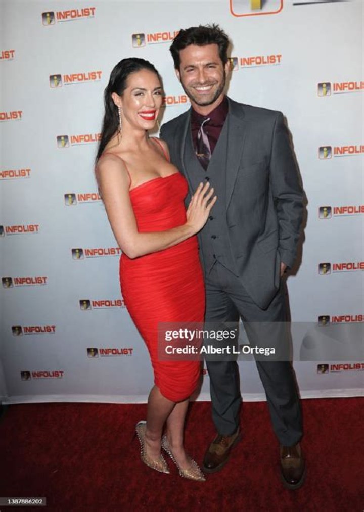 Jonathan Stoddard And Taylor Watson