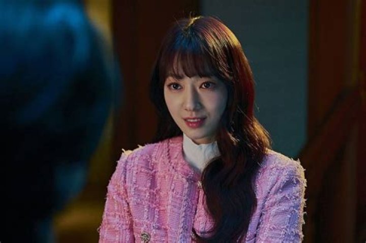 The Allure Of Kim Ji Won And Park Shin Hye: A K-Drama OTP Powerhouse